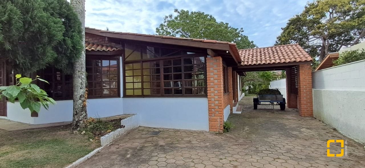 Casa de Condomínio com 200m², 5 quartos (sendo 1 suíte), 3 garagens, no bairro Ingleses em Florianópolis
