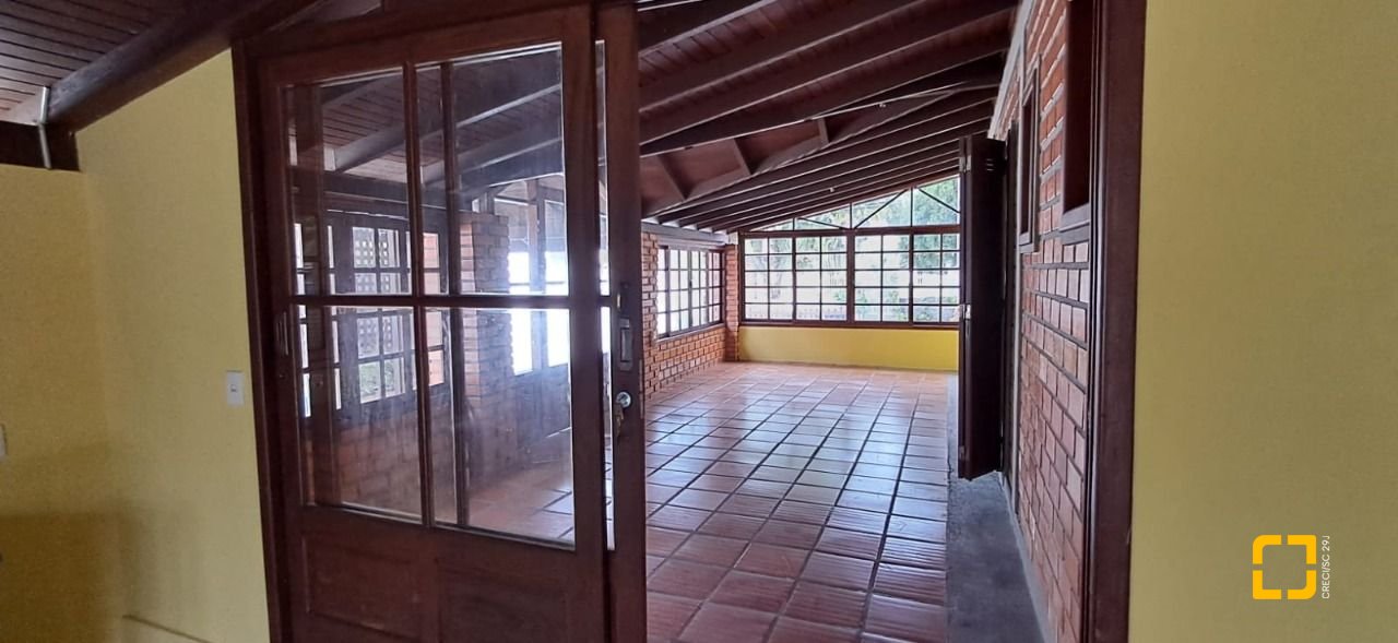 Casa de Condomínio com 200m², 5 quartos (sendo 1 suíte), 3 garagens, no bairro Ingleses em Florianópolis