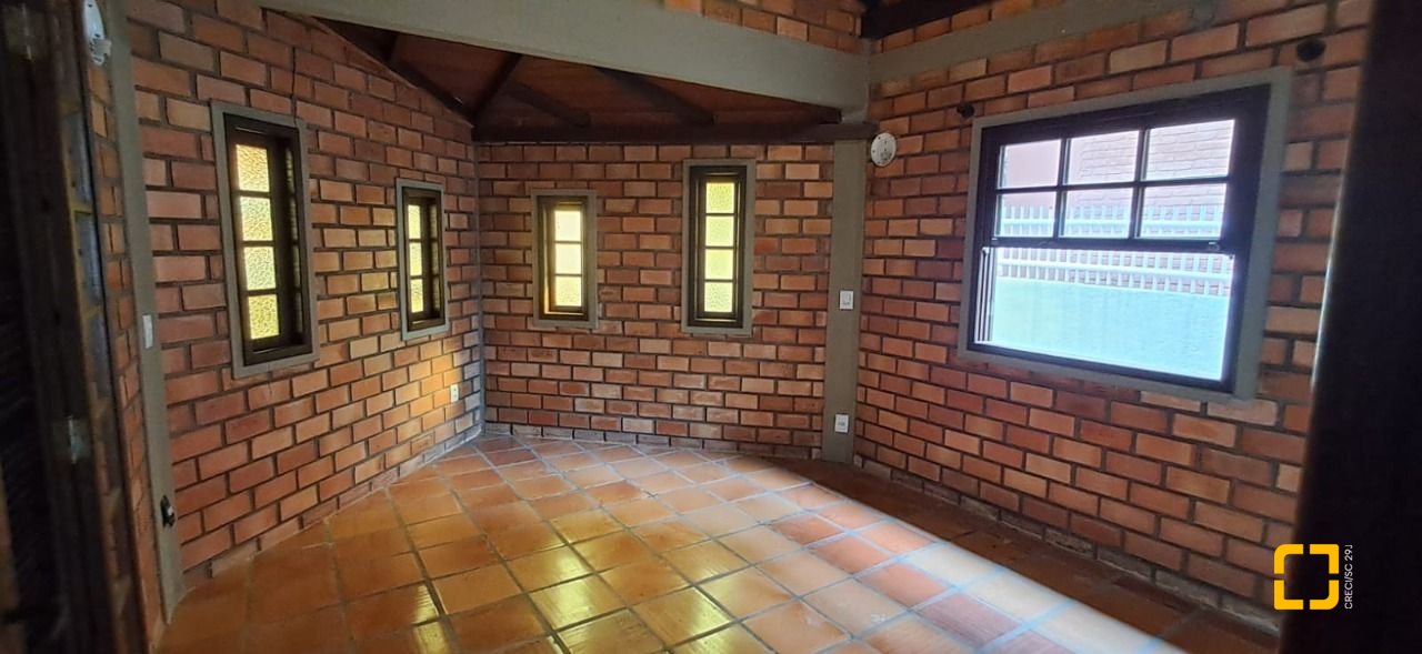 Casa de Condomínio com 200m², 5 quartos (sendo 1 suíte), 3 garagens, no bairro Ingleses em Florianópolis