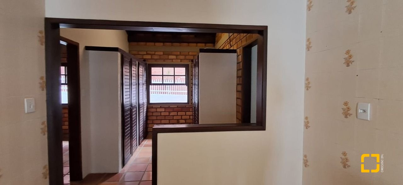 Casa de Condomínio com 200m², 5 quartos (sendo 1 suíte), 3 garagens, no bairro Ingleses em Florianópolis