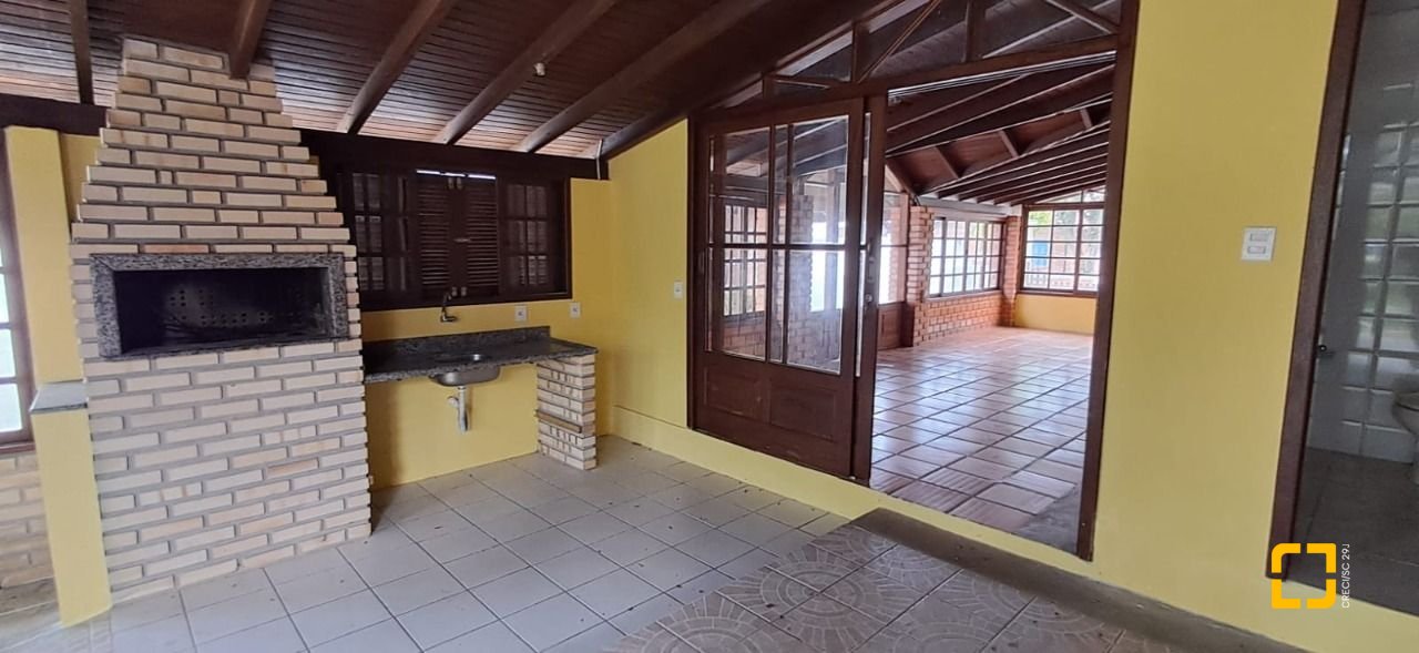Casa de Condomínio com 200m², 5 quartos (sendo 1 suíte), 3 garagens, no bairro Ingleses em Florianópolis