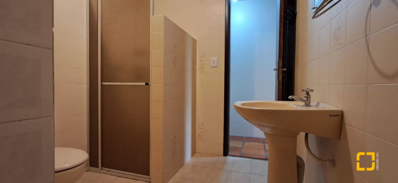 Casa de Condomínio com 200m², 5 quartos (sendo 1 suíte), 3 garagens, no bairro Ingleses em Florianópolis