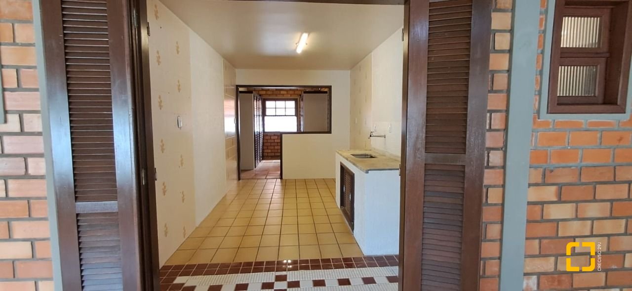 Casa de Condomínio com 200m², 5 quartos (sendo 1 suíte), 3 garagens, no bairro Ingleses em Florianópolis