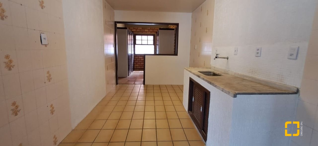 Casa de Condomínio com 200m², 5 quartos (sendo 1 suíte), 3 garagens, no bairro Ingleses em Florianópolis
