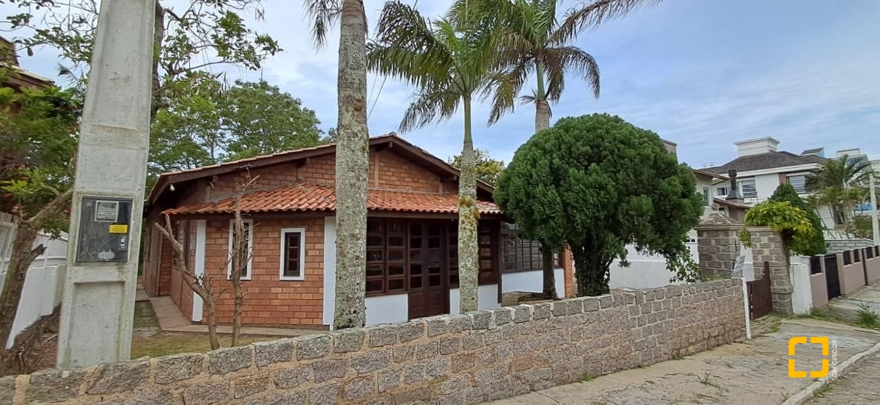 Casa de Condomínio com 200m², 5 quartos (sendo 1 suíte), 3 garagens, no bairro Ingleses em Florianópolis
