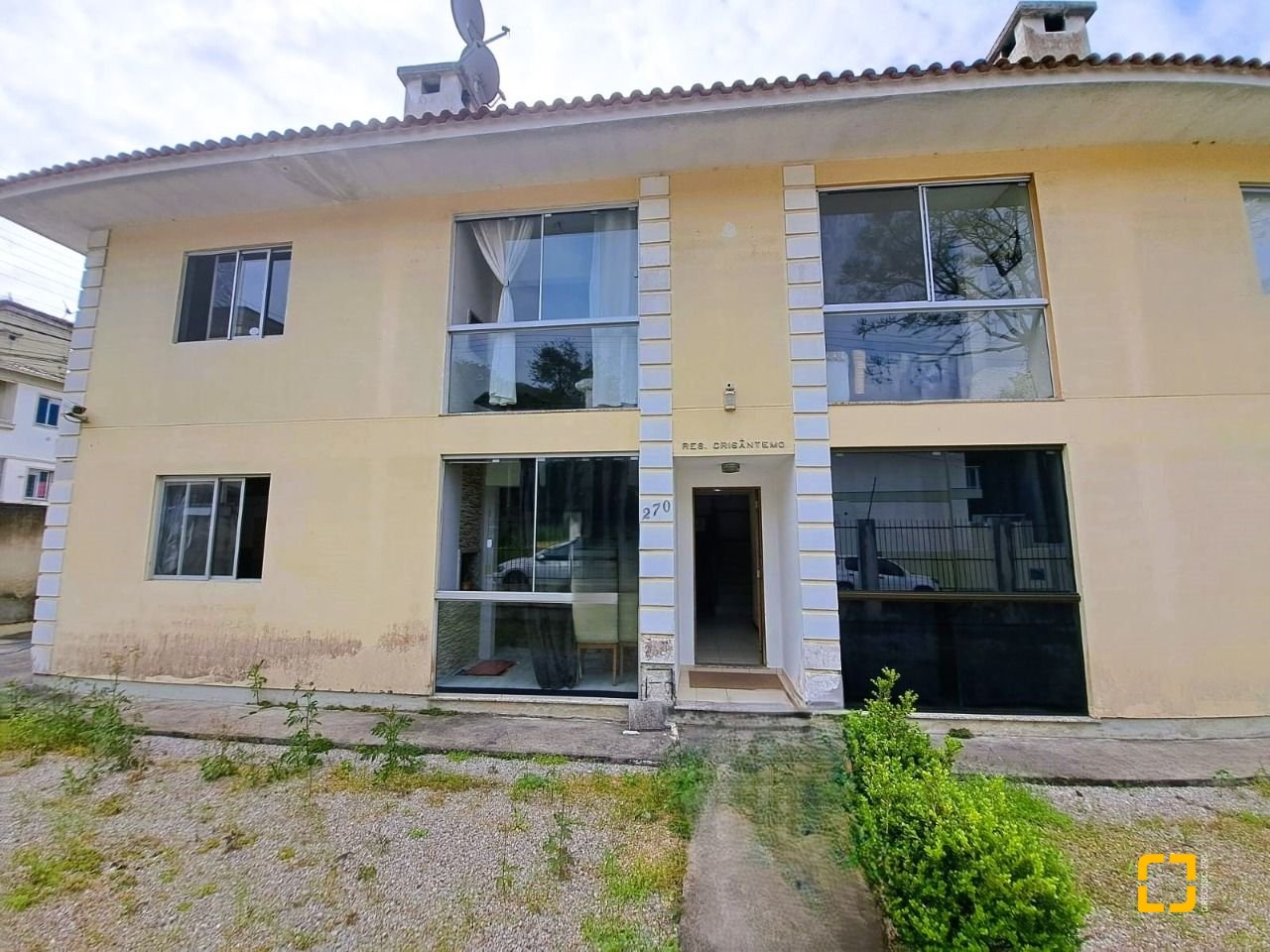Apartamento com 65m², 3 quartos, 1 garagem, no bairro Ipiranga em São José
