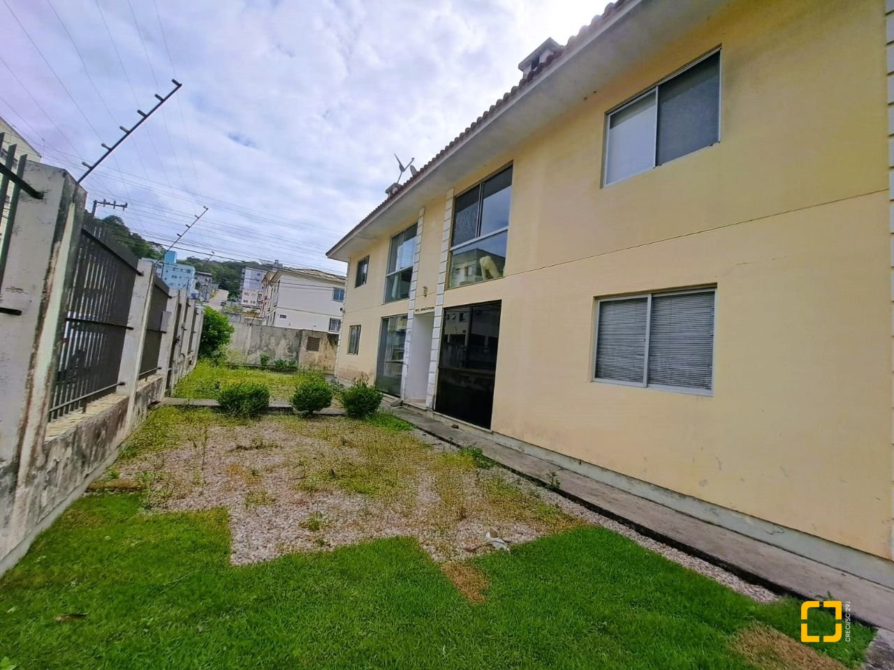 Apartamento com 65m², 3 quartos, 1 garagem, no bairro Ipiranga em São José