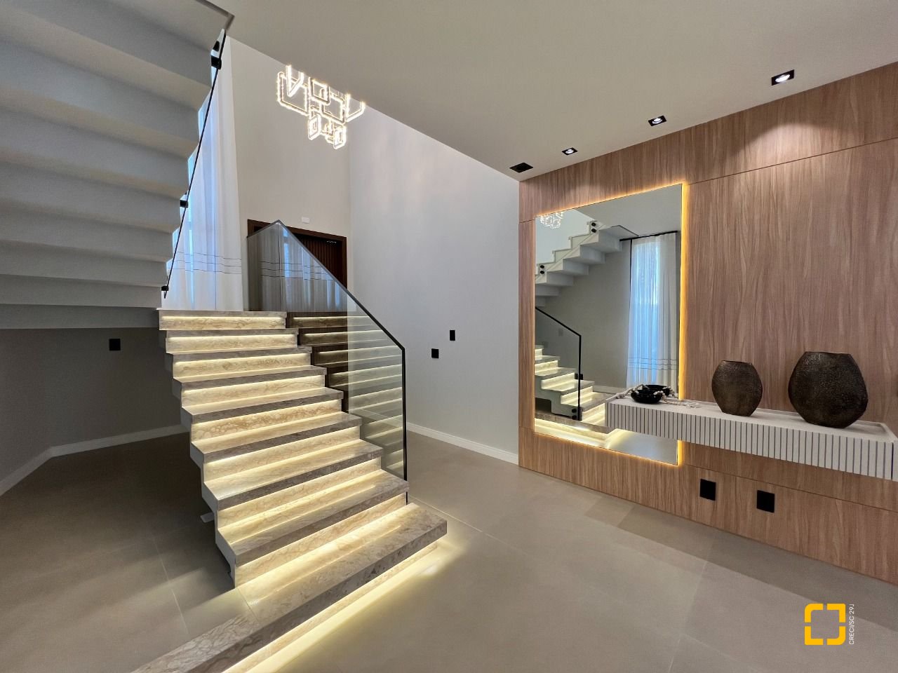 Casa de Condomínio com 404m², 4 quartos (sendo 4 suítes), 2 garagens, no bairro Ingleses em Florianópolis