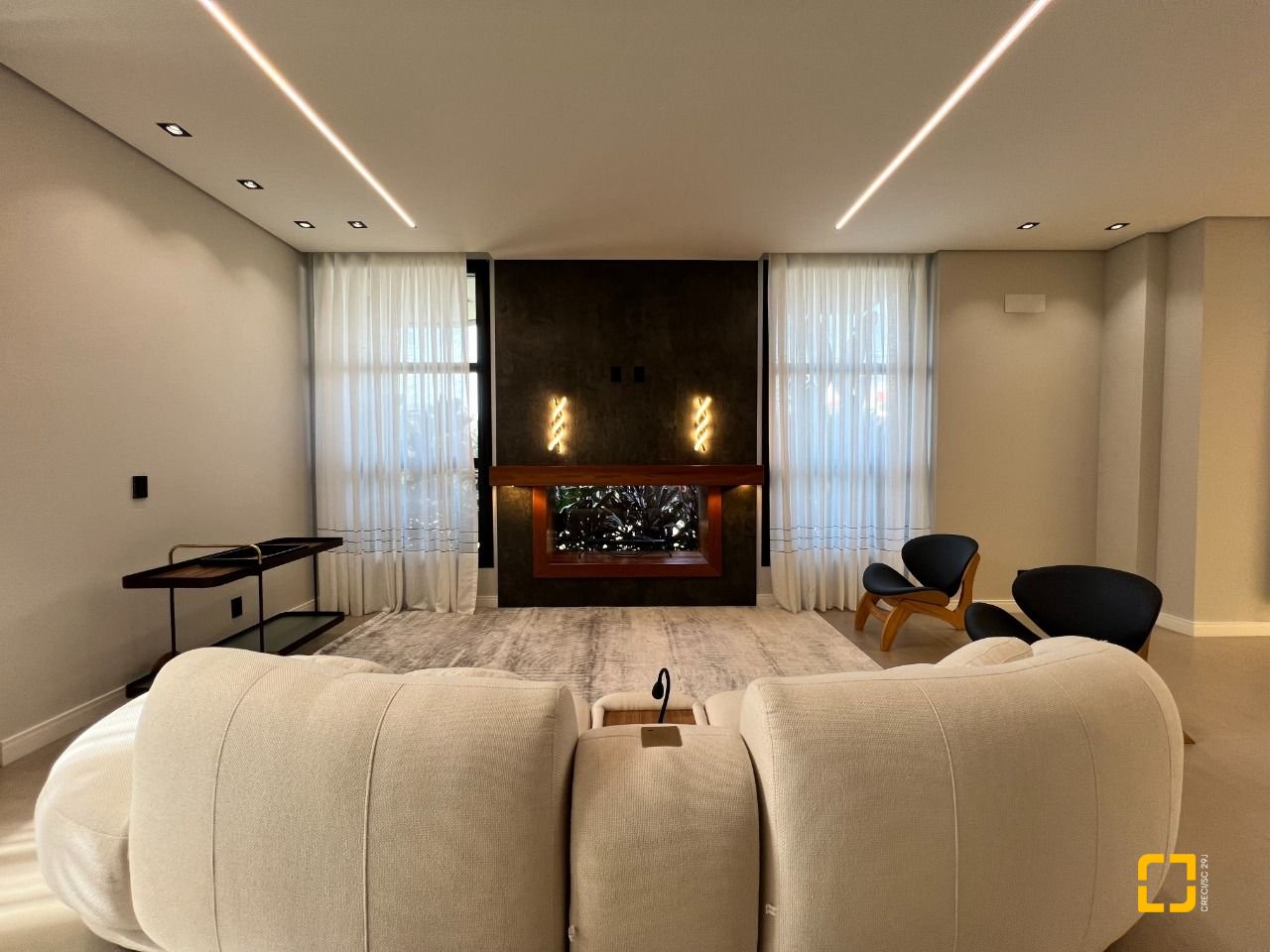 Casa de Condomínio com 404m², 4 quartos (sendo 4 suítes), 2 garagens, no bairro Ingleses em Florianópolis