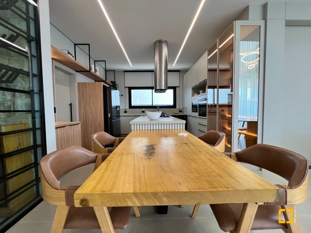 Casa de Condomínio com 404m², 4 quartos (sendo 4 suítes), 2 garagens, no bairro Ingleses em Florianópolis