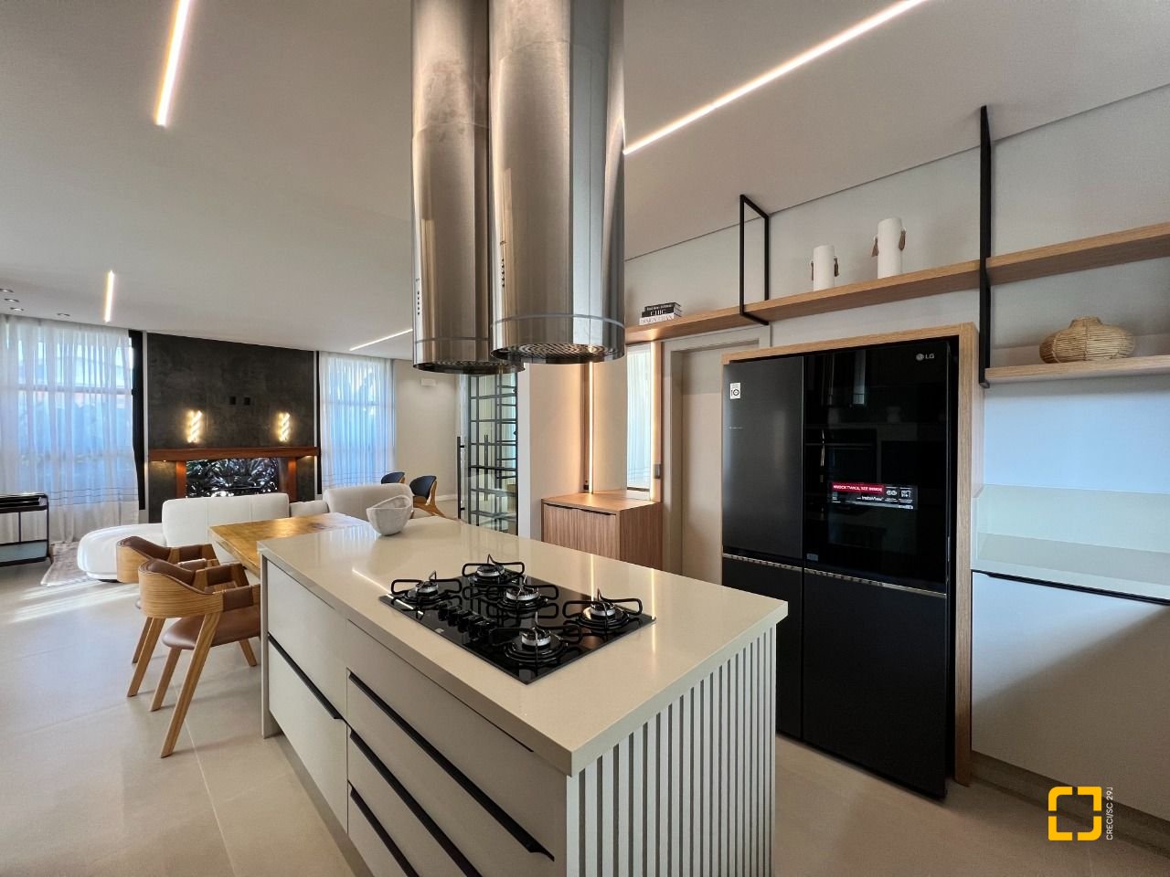 Casa de Condomínio com 404m², 4 quartos (sendo 4 suítes), 2 garagens, no bairro Ingleses em Florianópolis