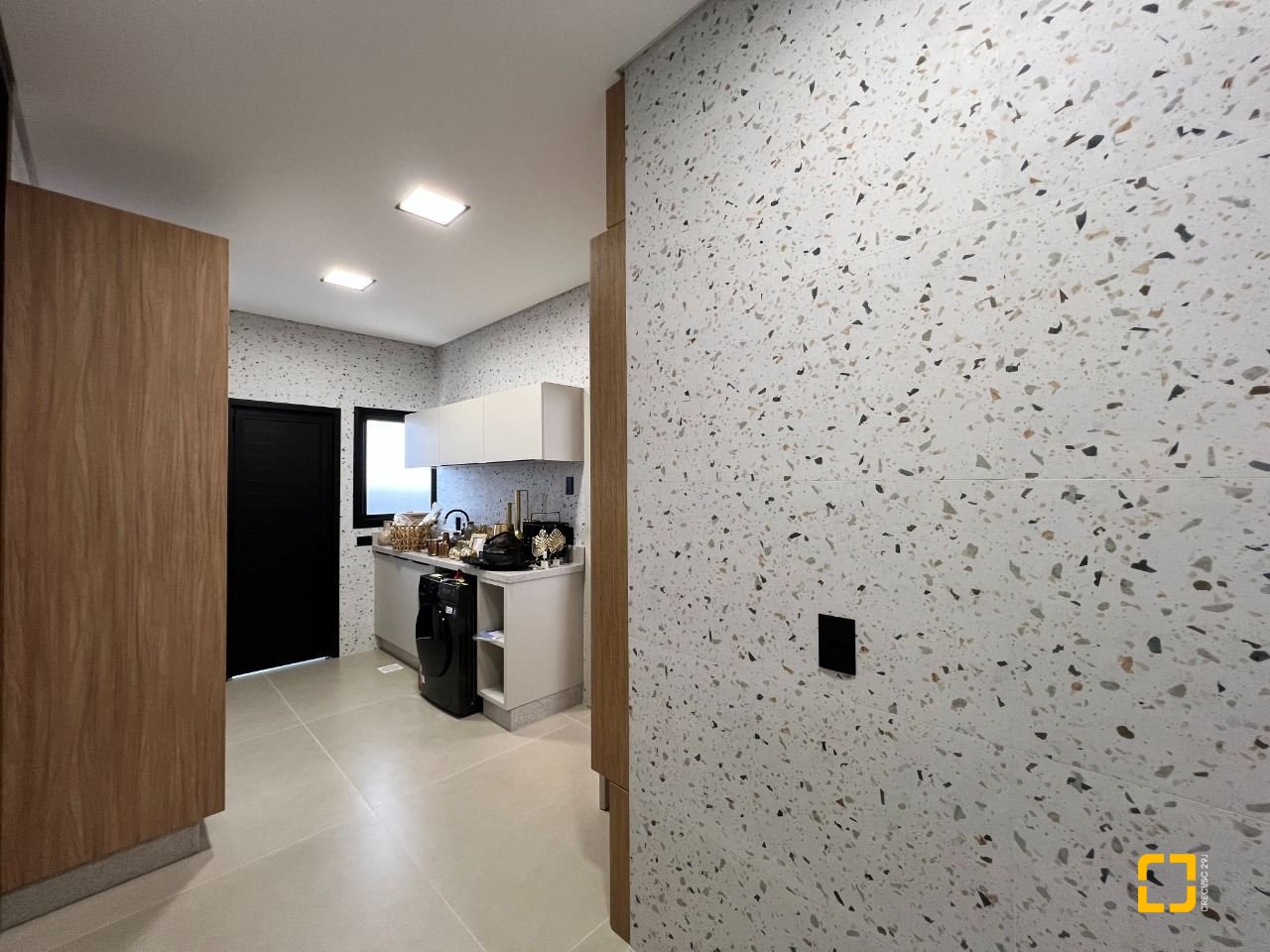 Casa de Condomínio com 404m², 4 quartos (sendo 4 suítes), 2 garagens, no bairro Ingleses em Florianópolis