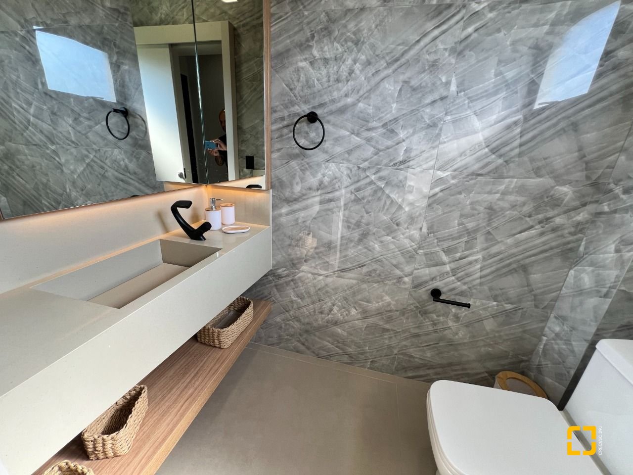 Casa de Condomínio com 404m², 4 quartos (sendo 4 suítes), 2 garagens, no bairro Ingleses em Florianópolis