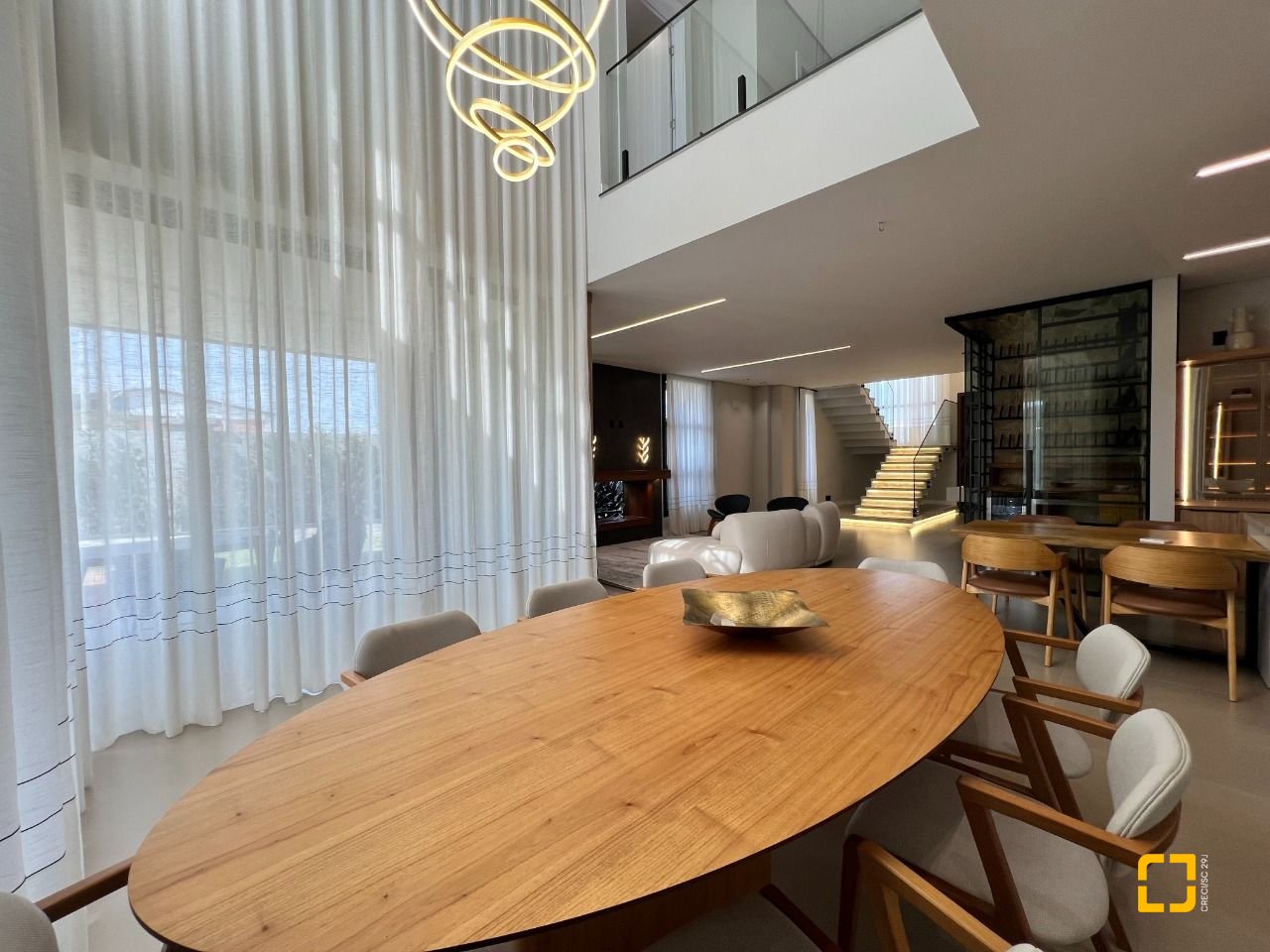 Casa de Condomínio com 404m², 4 quartos (sendo 4 suítes), 2 garagens, no bairro Ingleses em Florianópolis