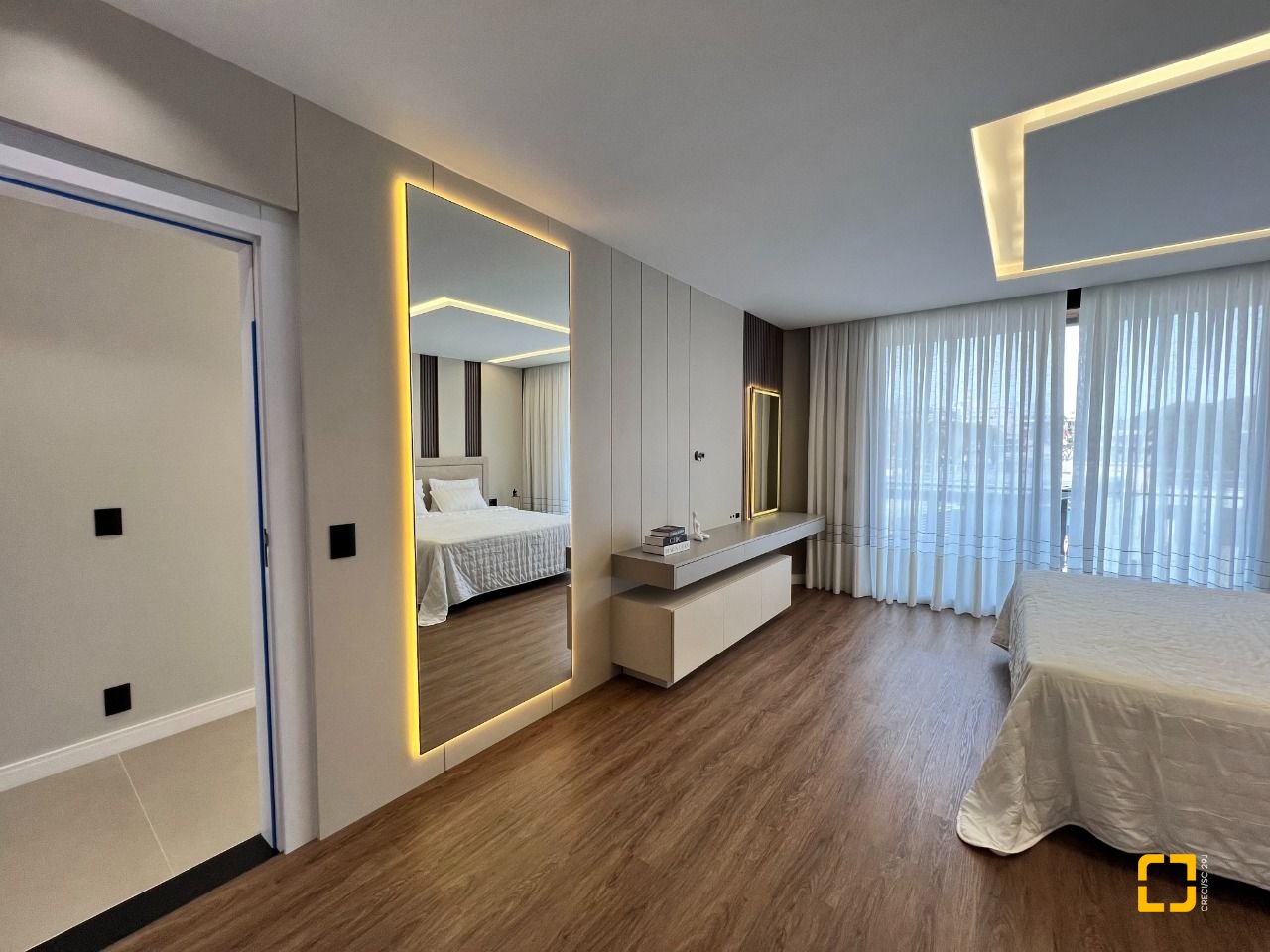 Casa de Condomínio com 404m², 4 quartos (sendo 4 suítes), 2 garagens, no bairro Ingleses em Florianópolis
