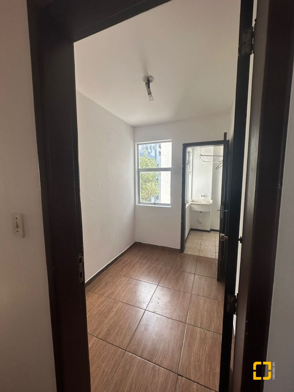 Apartamento com 91m², 4 quartos (sendo 1 suíte), 1 garagem, no bairro Carvoeira em Florianópolis