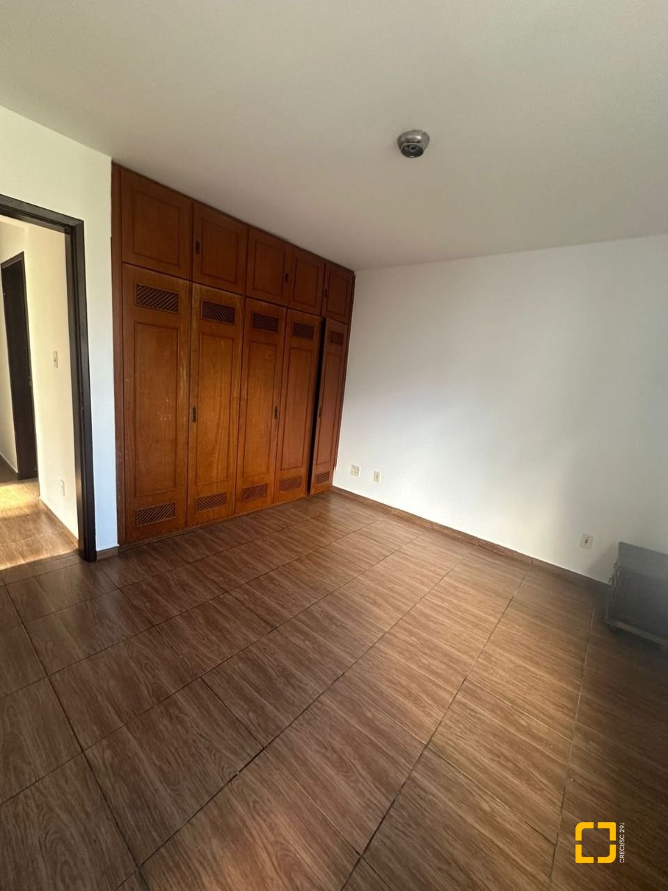 Apartamento com 91m², 4 quartos (sendo 1 suíte), 1 garagem, no bairro Carvoeira em Florianópolis