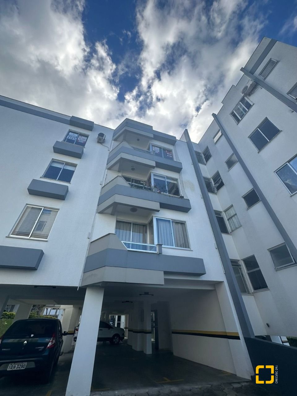 Apartamento com 91m², 4 quartos (sendo 1 suíte), 1 garagem, no bairro Carvoeira em Florianópolis