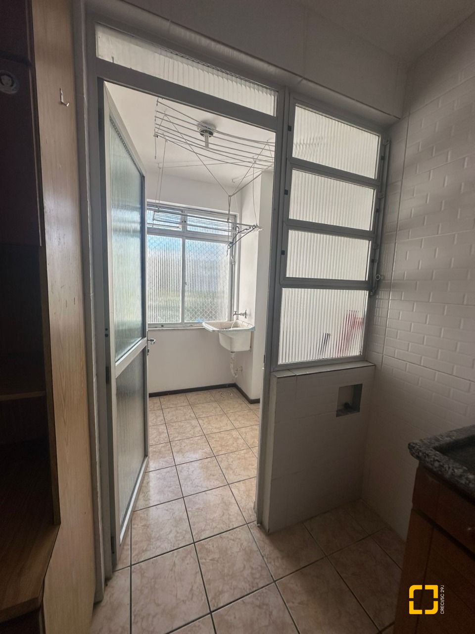 Apartamento com 91m², 4 quartos (sendo 1 suíte), 1 garagem, no bairro Carvoeira em Florianópolis