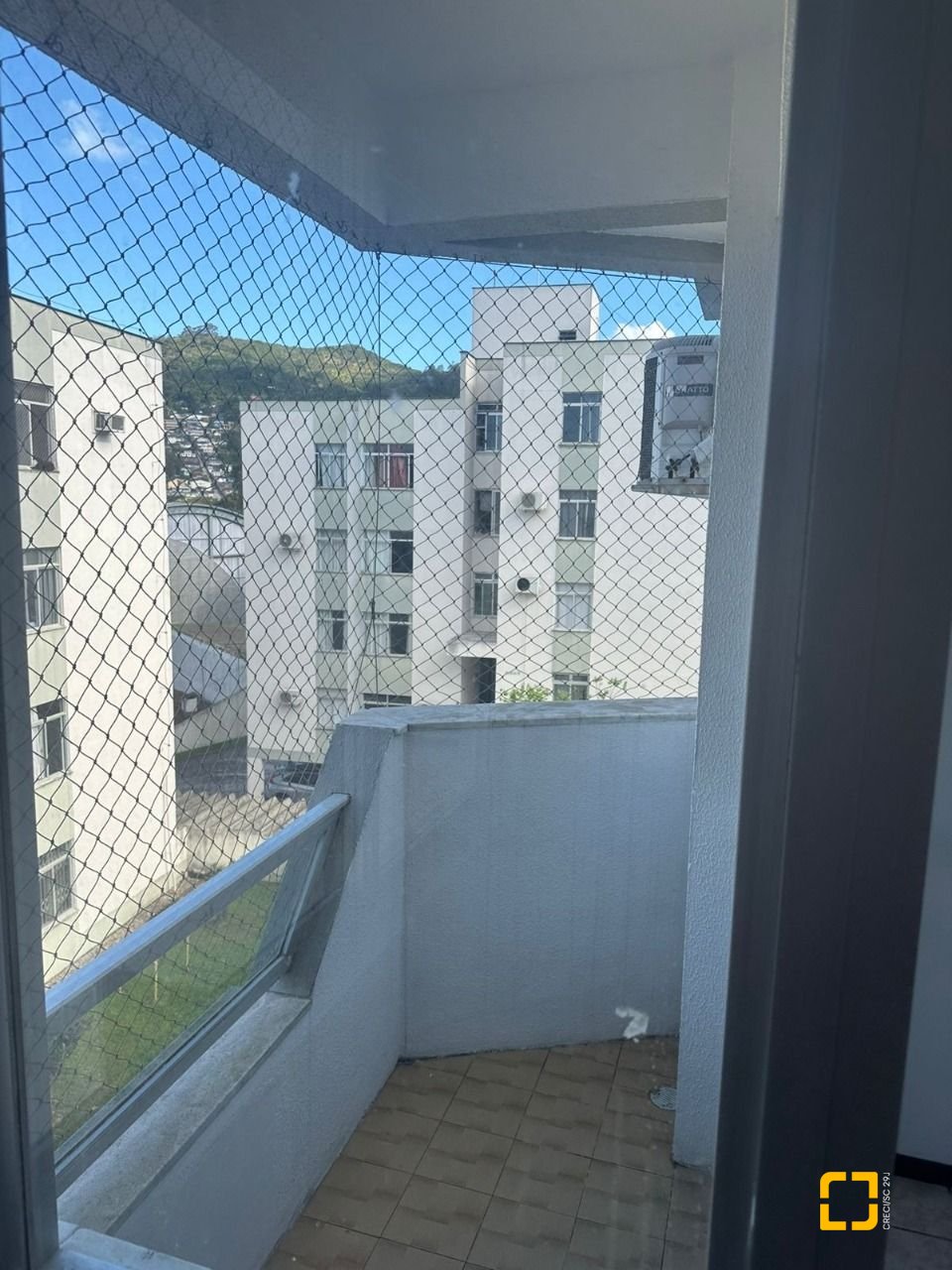 Apartamento com 91m², 4 quartos (sendo 1 suíte), 1 garagem, no bairro Carvoeira em Florianópolis