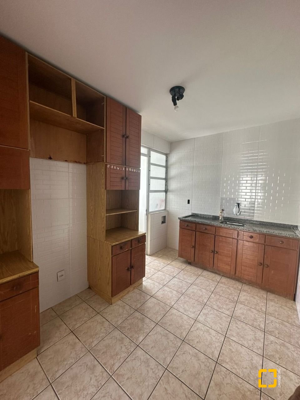 Apartamento com 91m², 4 quartos (sendo 1 suíte), 1 garagem, no bairro Carvoeira em Florianópolis