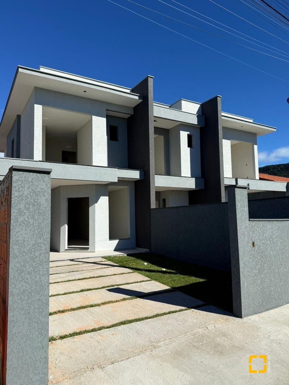 Casa com 113m², 3 quartos (sendo 2 suítes), 2 garagens, no bairro Ingleses em Florianópolis