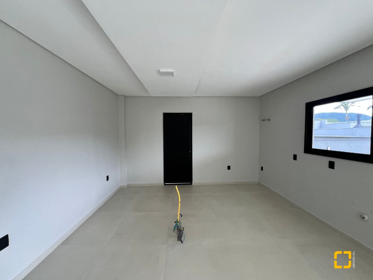Casa de Condomínio com 272m², 6 quartos (sendo 3 suítes), 2 garagens, no bairro Rio Vermelho em Florianópolis