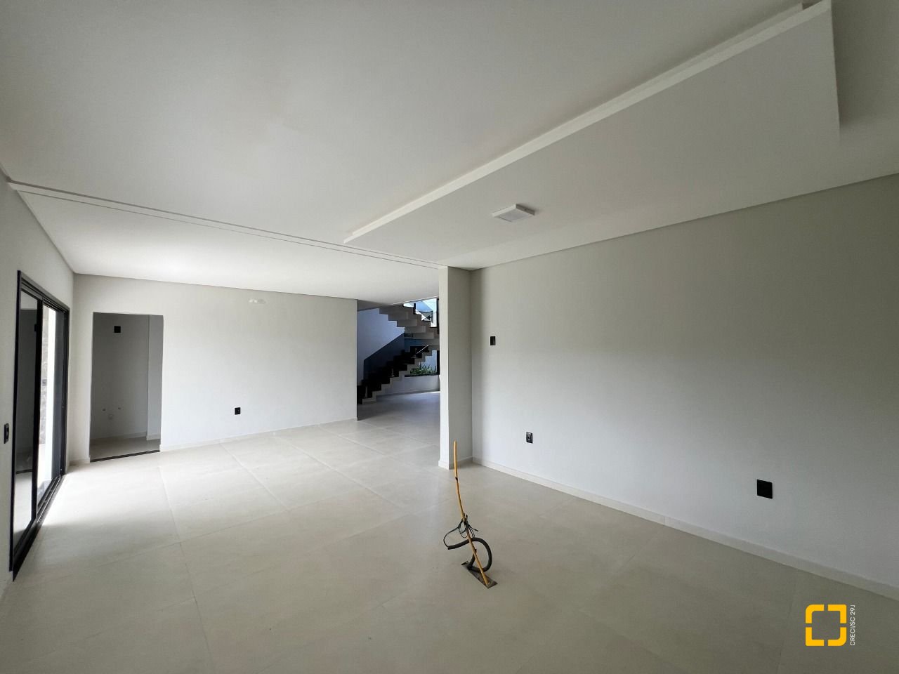 Casa de Condomínio com 272m², 6 quartos (sendo 3 suítes), 2 garagens, no bairro Rio Vermelho em Florianópolis