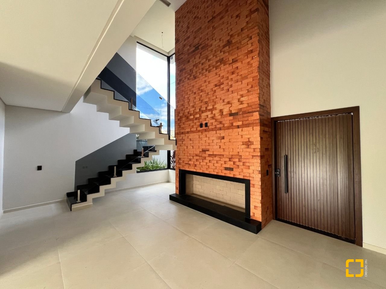 Casa de Condomínio com 272m², 6 quartos (sendo 3 suítes), 2 garagens, no bairro Rio Vermelho em Florianópolis