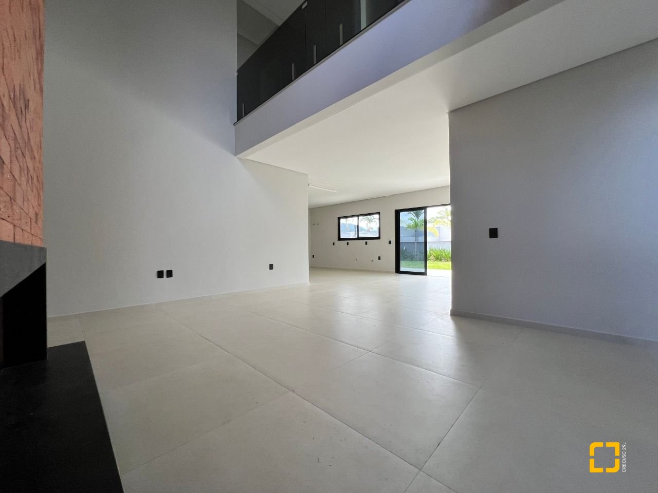 Casa de Condomínio com 272m², 6 quartos (sendo 3 suítes), 2 garagens, no bairro Rio Vermelho em Florianópolis