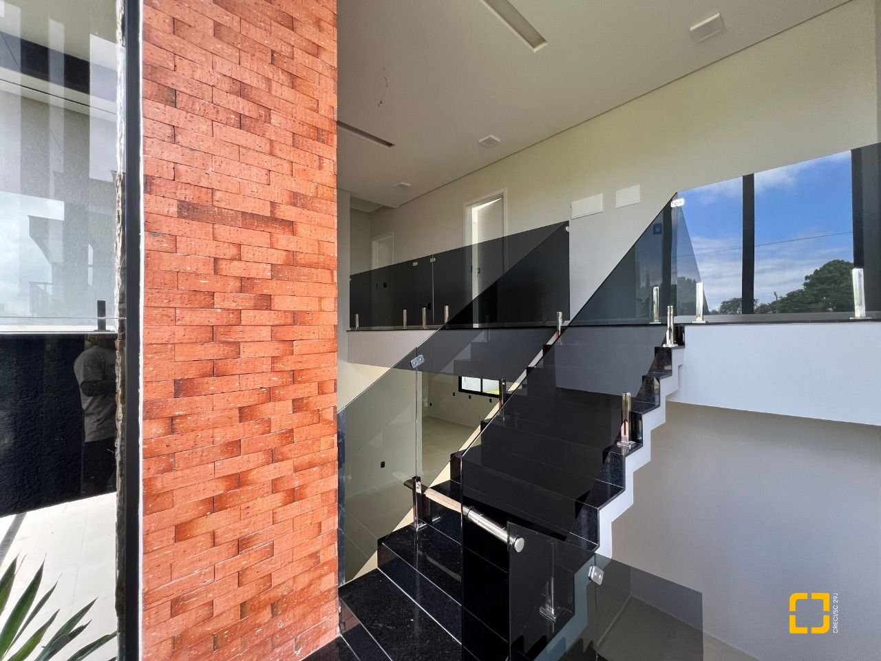 Casa de Condomínio com 272m², 6 quartos (sendo 3 suítes), 2 garagens, no bairro Rio Vermelho em Florianópolis