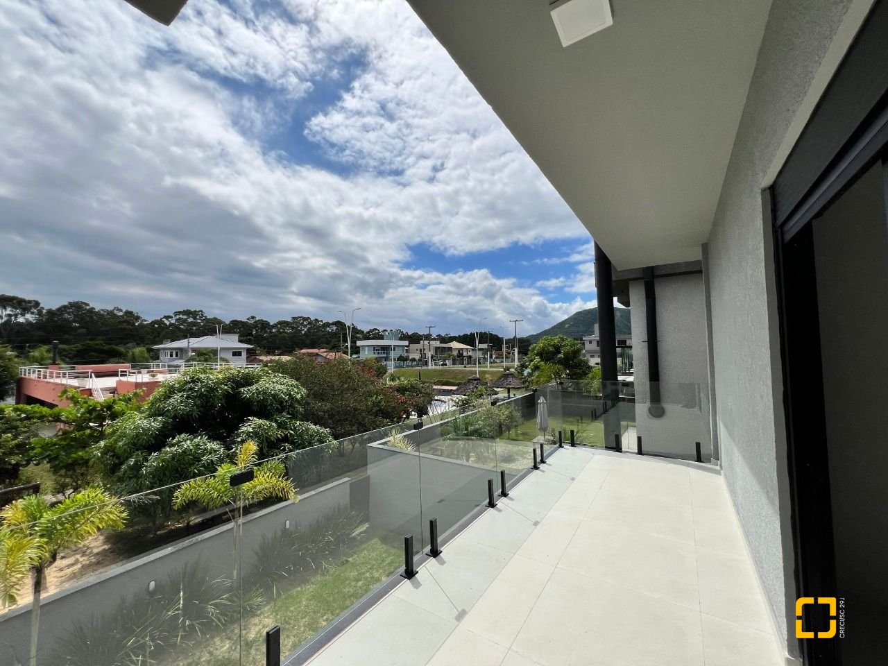 Casa de Condomínio com 272m², 6 quartos (sendo 3 suítes), 2 garagens, no bairro Rio Vermelho em Florianópolis