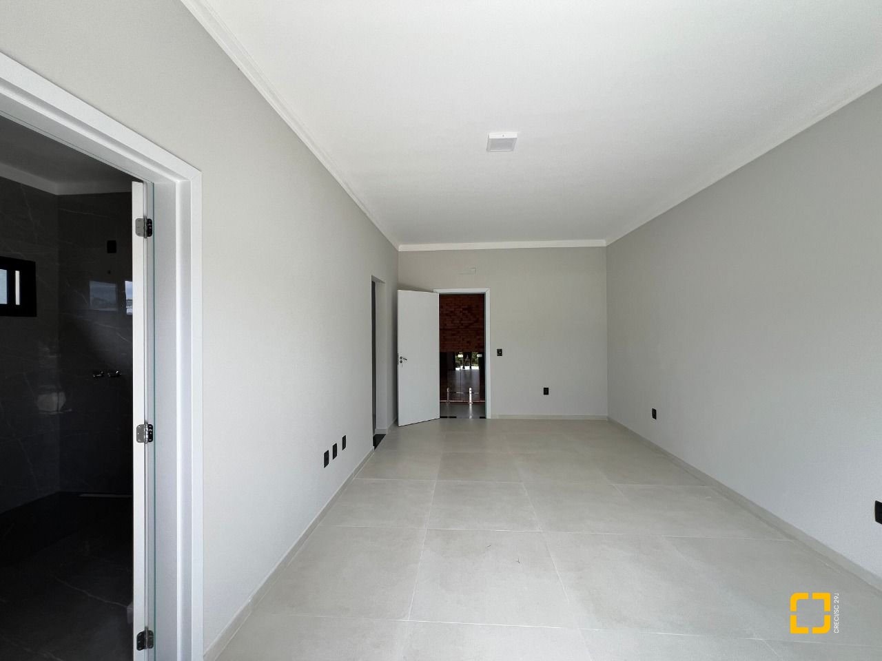 Casa de Condomínio com 272m², 6 quartos (sendo 3 suítes), 2 garagens, no bairro Rio Vermelho em Florianópolis