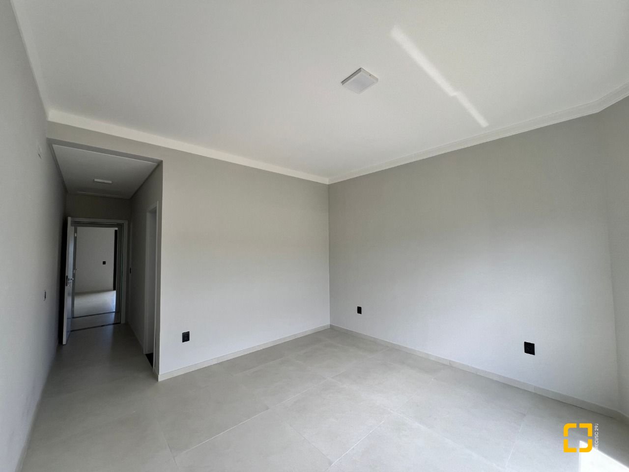 Casa de Condomínio com 272m², 6 quartos (sendo 3 suítes), 2 garagens, no bairro Rio Vermelho em Florianópolis