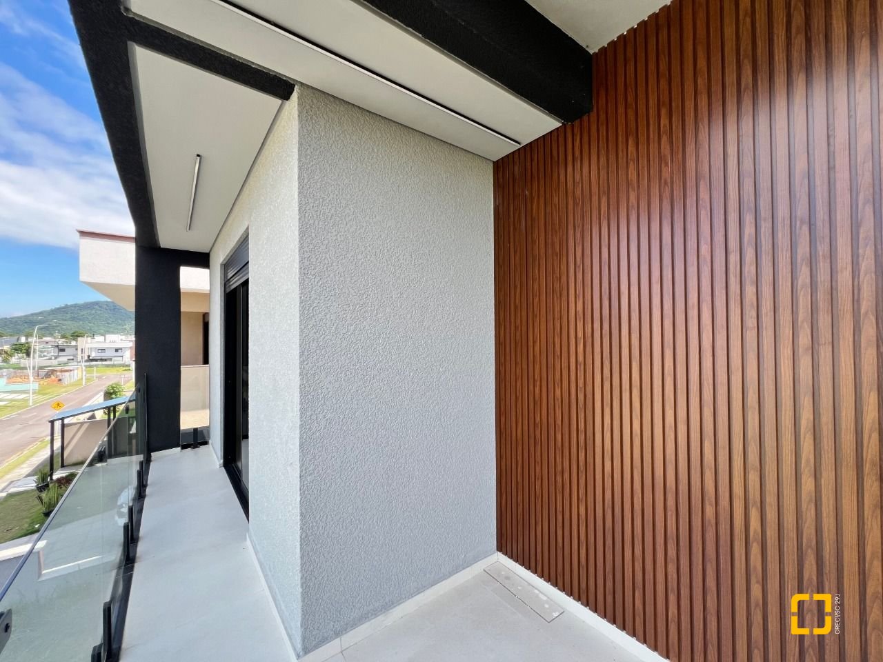 Casa de Condomínio com 272m², 6 quartos (sendo 3 suítes), 2 garagens, no bairro Rio Vermelho em Florianópolis