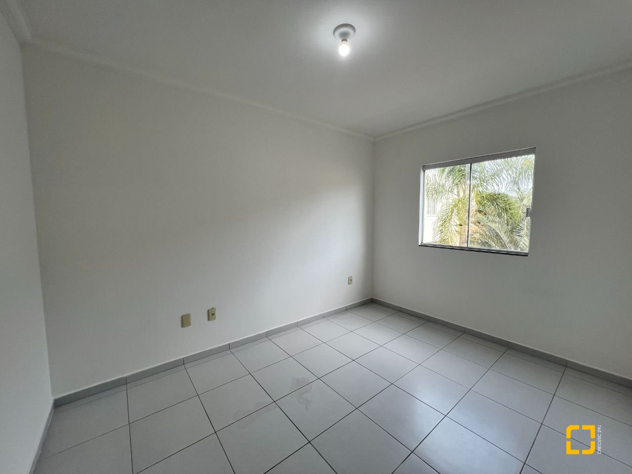 Apartamento com 58m², 3 quartos (sendo 1 suíte), 1 garagem, no bairro Ingleses em Florianópolis