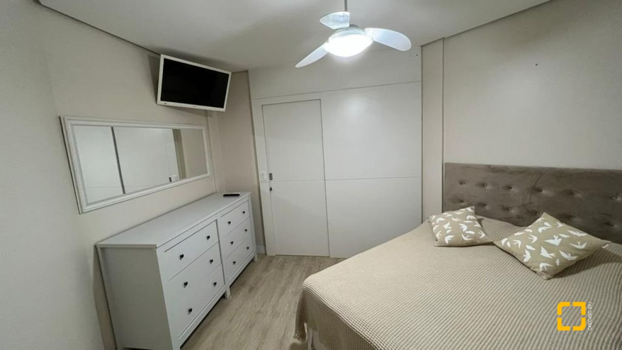 Apartamento com 66m², 3 quartos (sendo 1 suíte), 1 garagem, no bairro Canasvieiras em Florianópolis