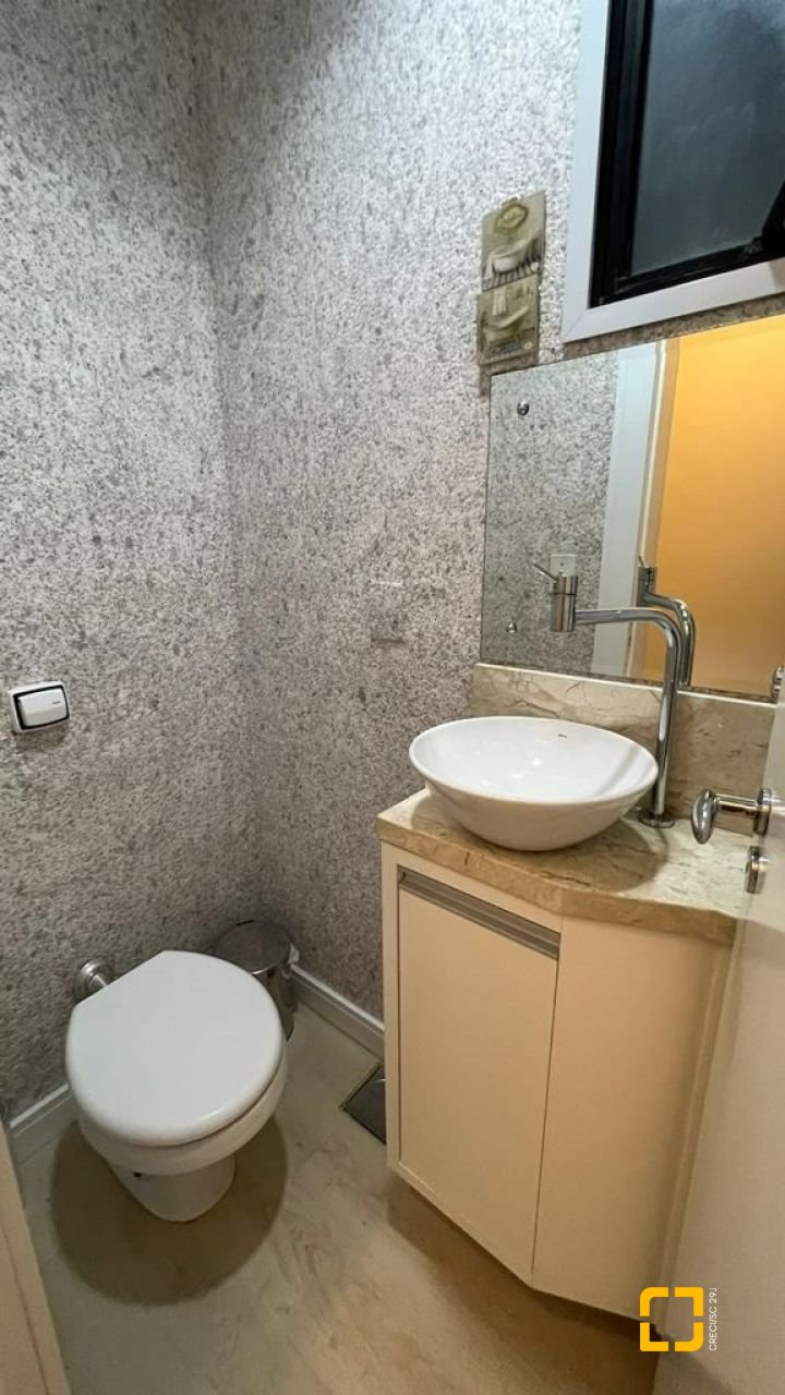 Apartamento com 66m², 3 quartos (sendo 1 suíte), 1 garagem, no bairro Canasvieiras em Florianópolis