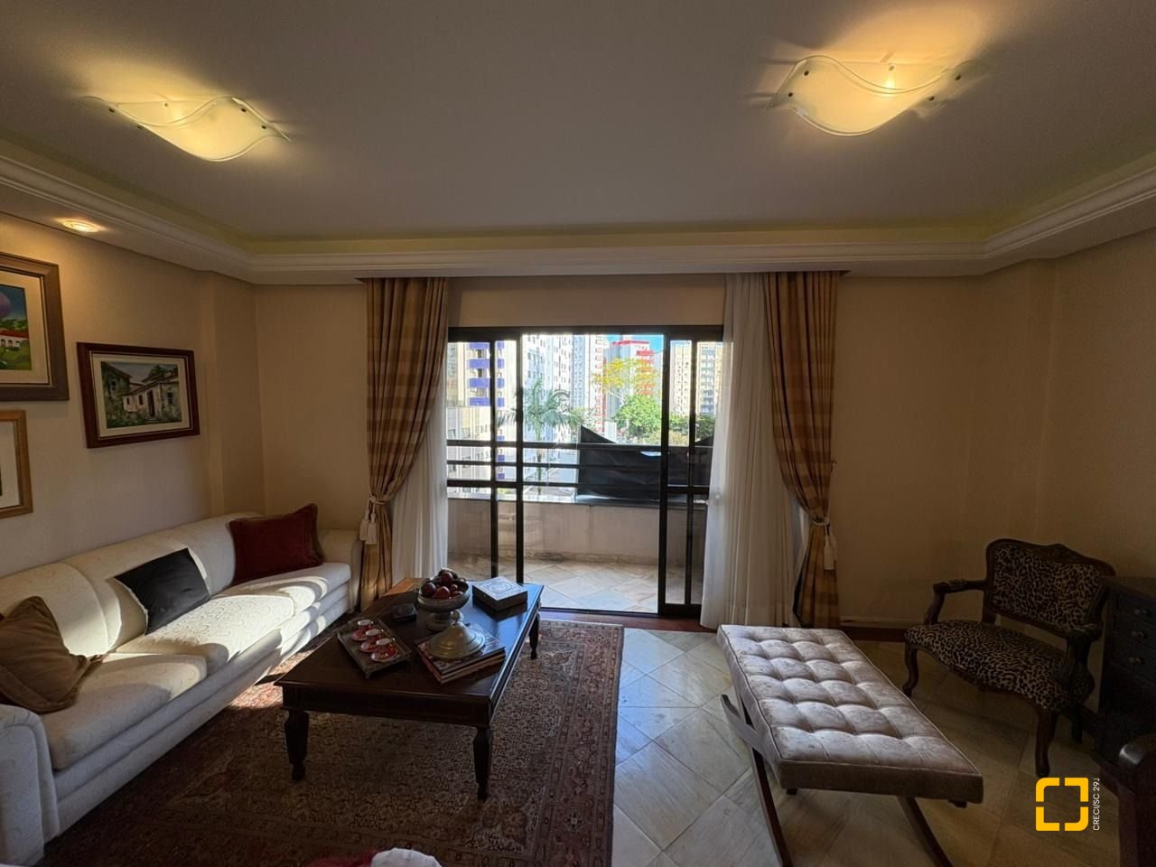 Apartamento com 139m², 5 quartos (sendo 1 suíte), 2 garagens, no bairro Centro em Florianópolis