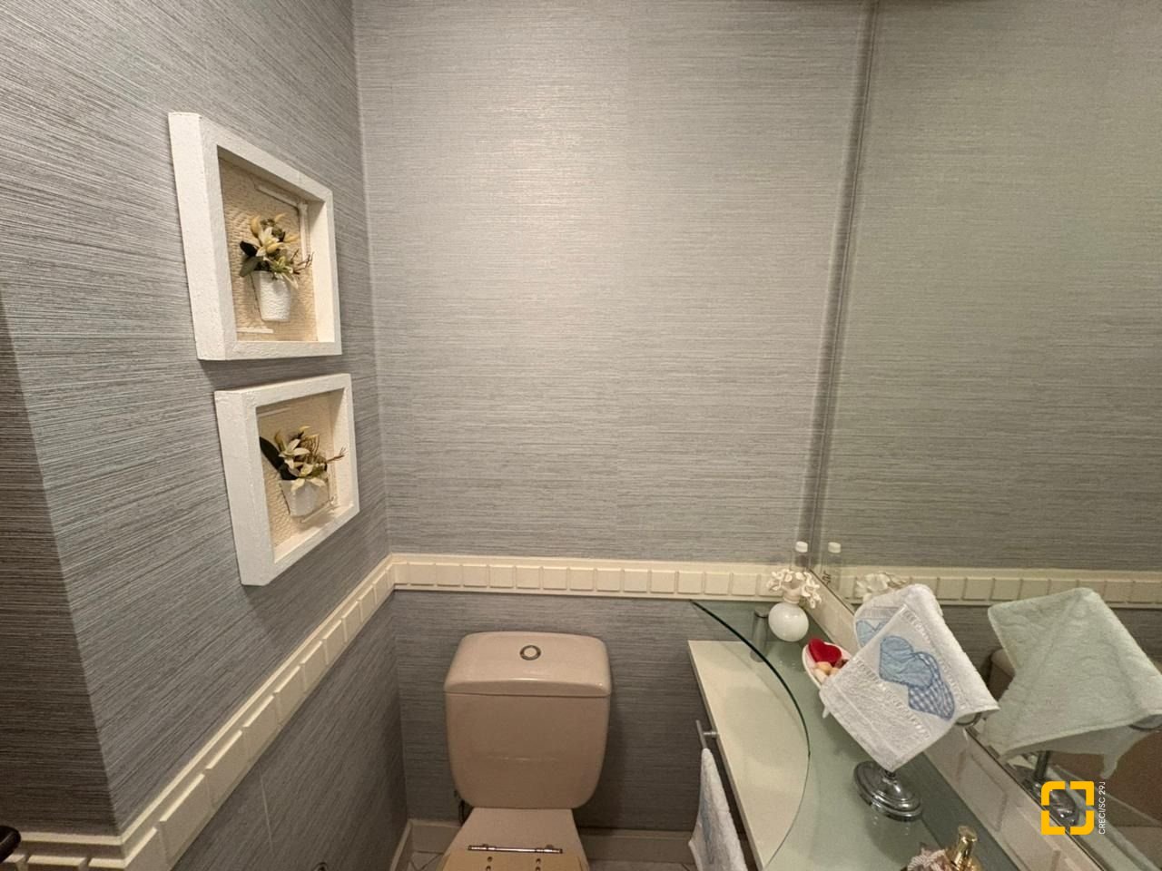 Apartamento com 139m², 5 quartos (sendo 1 suíte), 2 garagens, no bairro Centro em Florianópolis