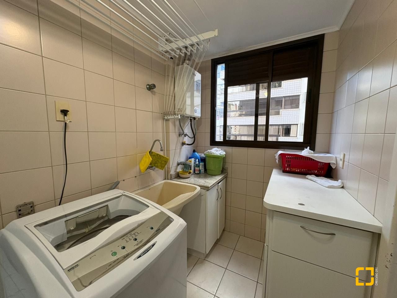 Apartamento com 139m², 5 quartos (sendo 1 suíte), 2 garagens, no bairro Centro em Florianópolis