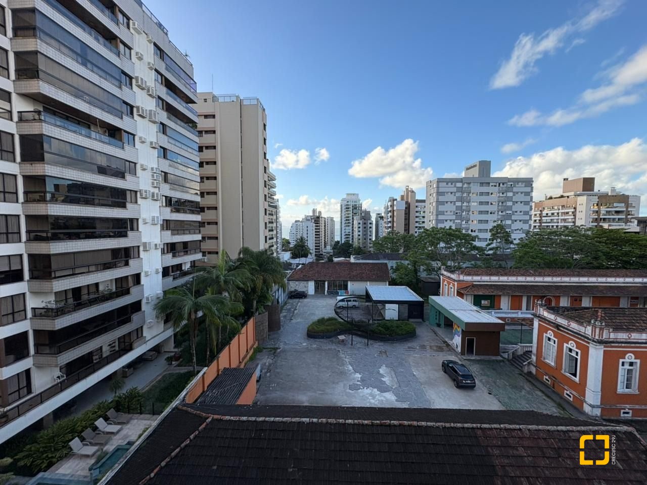 Apartamento com 139m², 5 quartos (sendo 1 suíte), 2 garagens, no bairro Centro em Florianópolis