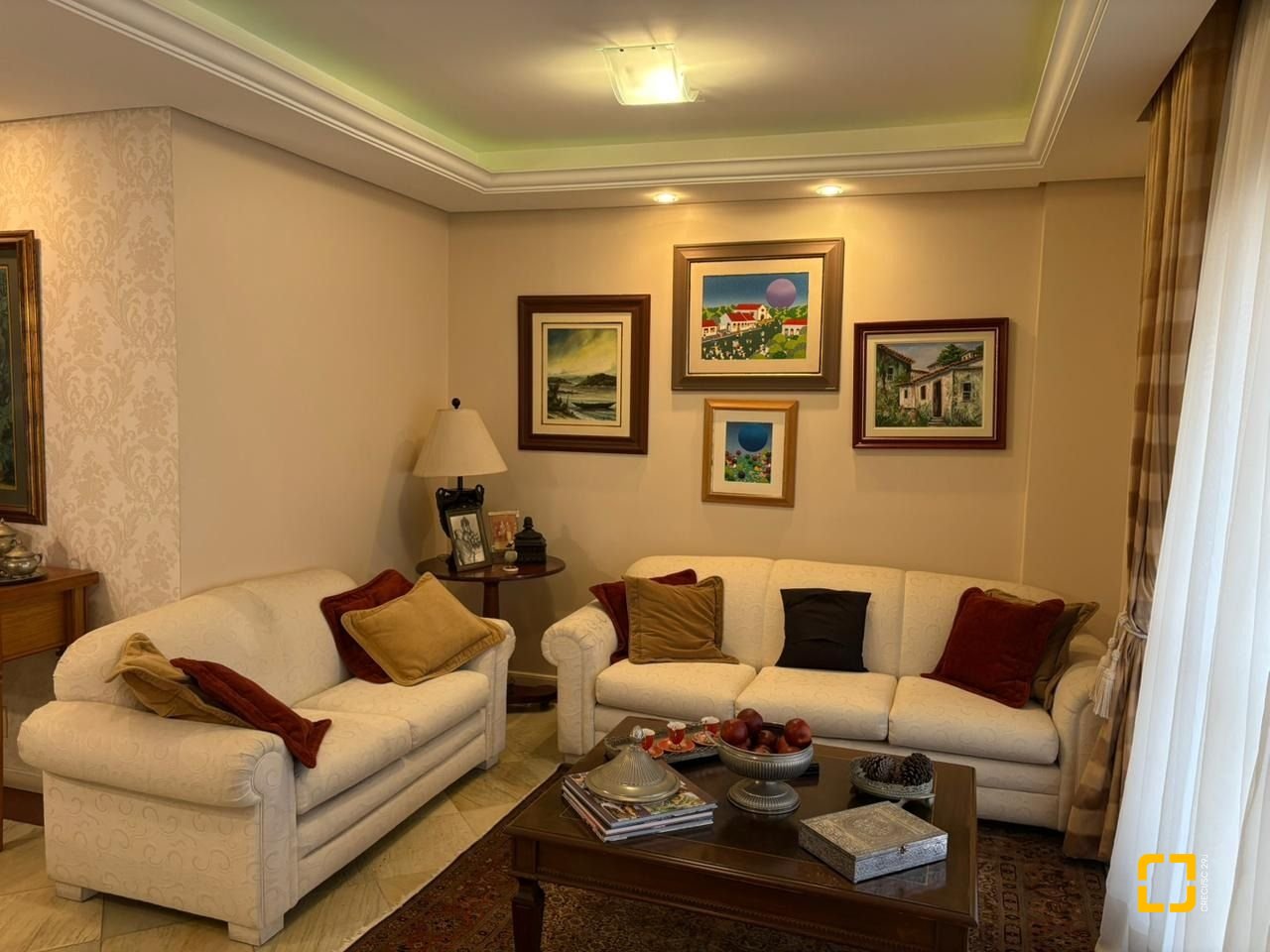 Apartamento com 139m², 5 quartos (sendo 1 suíte), 2 garagens, no bairro Centro em Florianópolis
