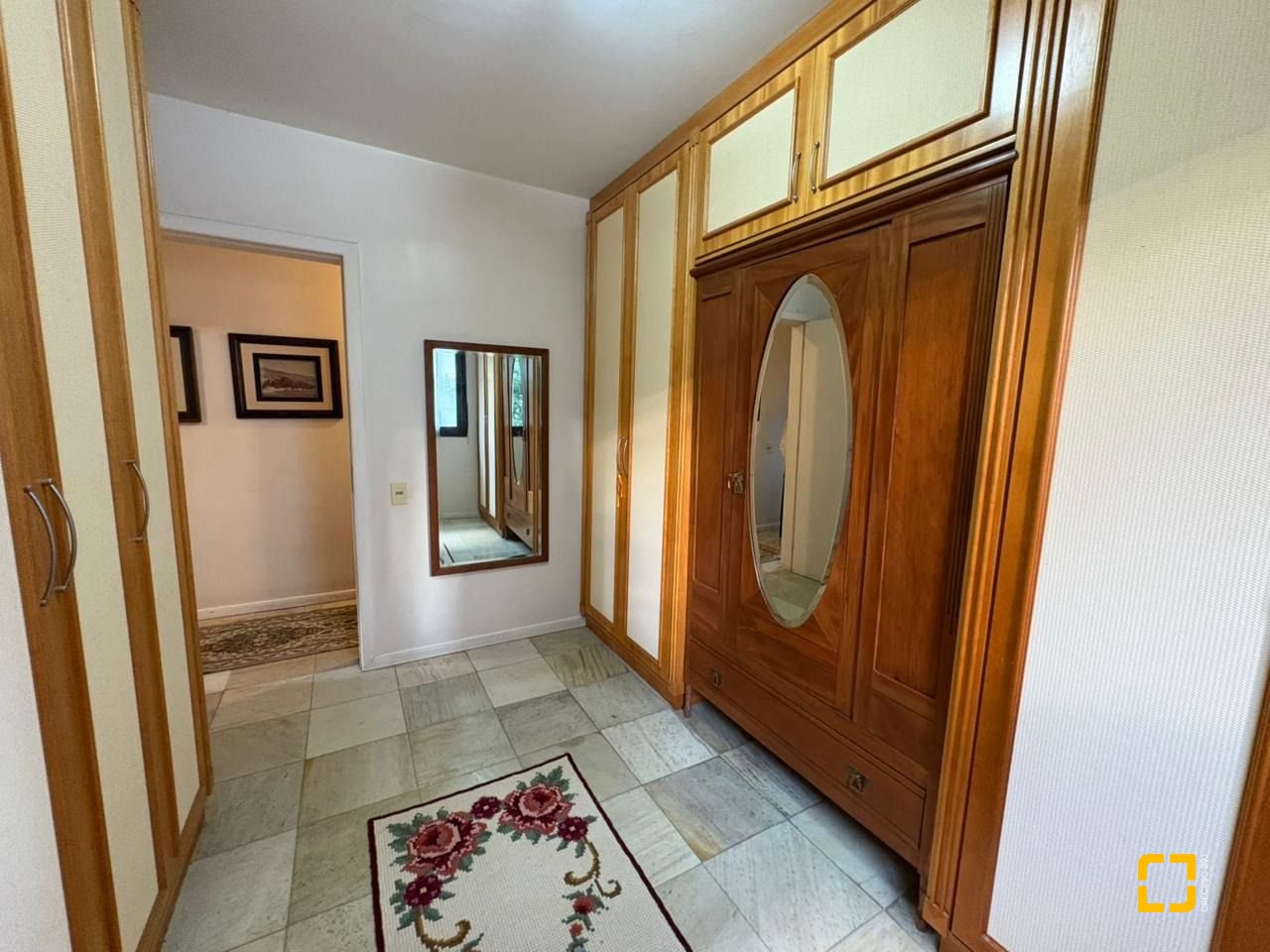 Apartamento com 139m², 5 quartos (sendo 1 suíte), 2 garagens, no bairro Centro em Florianópolis