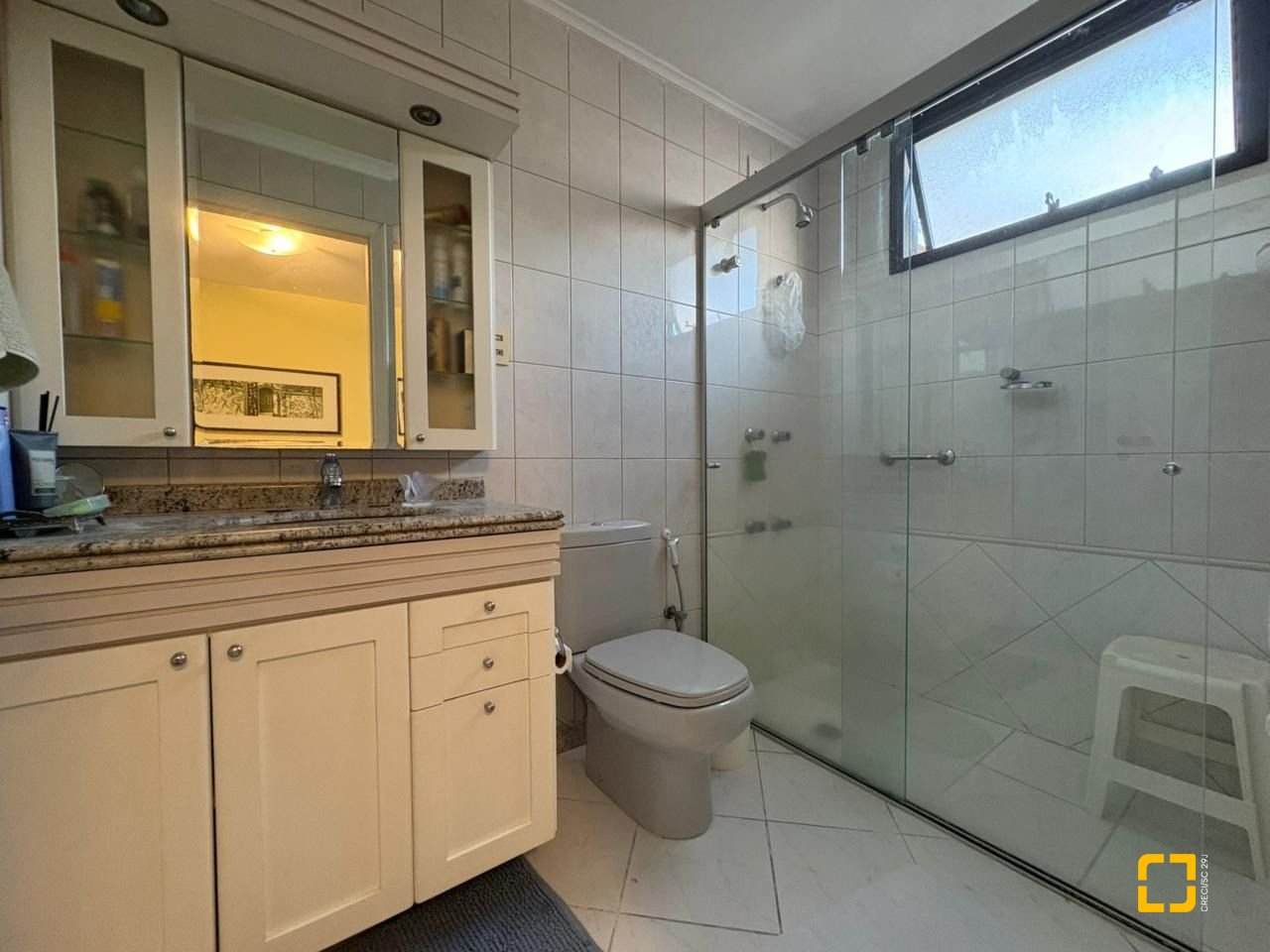 Apartamento com 139m², 5 quartos (sendo 1 suíte), 2 garagens, no bairro Centro em Florianópolis