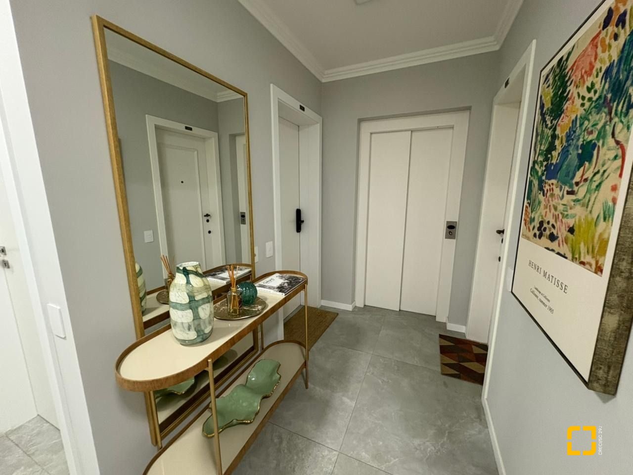 Apartamento com 139m², 5 quartos (sendo 1 suíte), 2 garagens, no bairro Centro em Florianópolis
