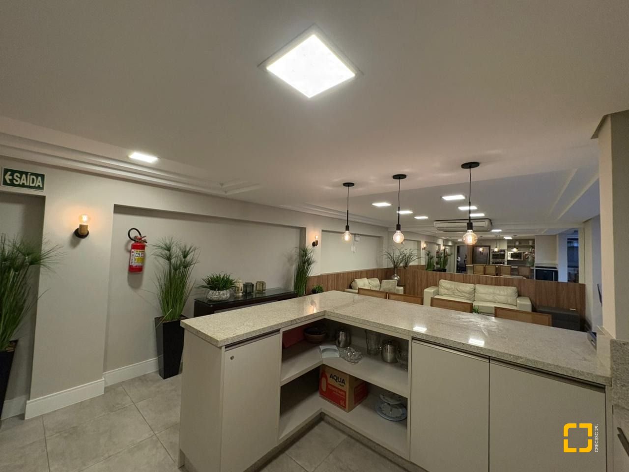 Apartamento com 139m², 5 quartos (sendo 1 suíte), 2 garagens, no bairro Centro em Florianópolis