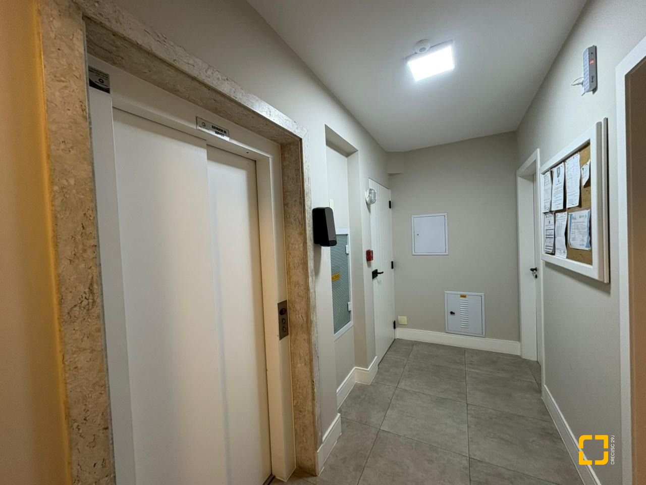 Apartamento com 139m², 5 quartos (sendo 1 suíte), 2 garagens, no bairro Centro em Florianópolis