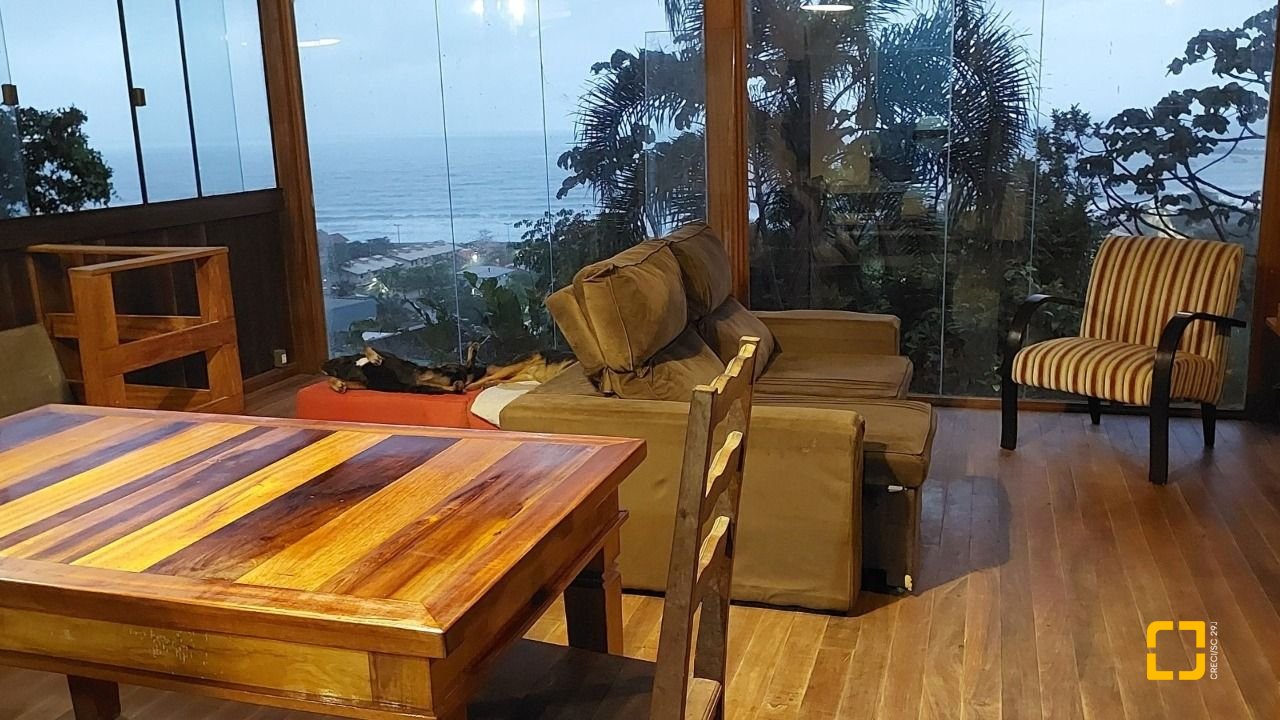 Casa com 180m², 3 quartos, no bairro Campeche em Florianópolis