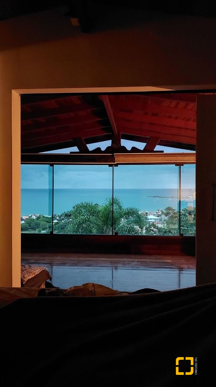 Casa com 180m², 3 quartos, no bairro Campeche em Florianópolis